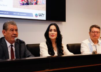 Presenta en el congreso obra del magistrado Juan Carlos Reyes Torres: “AUTONOMÍA DE LOS PUEBLOS ORIGINARIOS Y AFROMEXICANOS”.