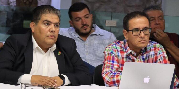 Instalan motor al pozo de la Unidad Deportiva “La Mesa”