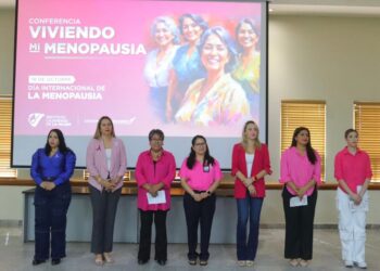 Imparte Instituto Cajemense de la mujer conferencia  «VIVIENDO CON MI MENOPAUSIA»