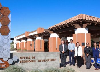Se reúne doctora Karla Córdova González con autoridades en Mesa, Arizona