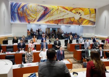 Aprueban reforma para protección y cuidado animal.