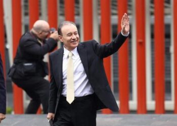 El  Gobernador Alfonso Durazo llega a San Lázaro para la toma de Protesta de la Dra. Claudia Sheinbaum