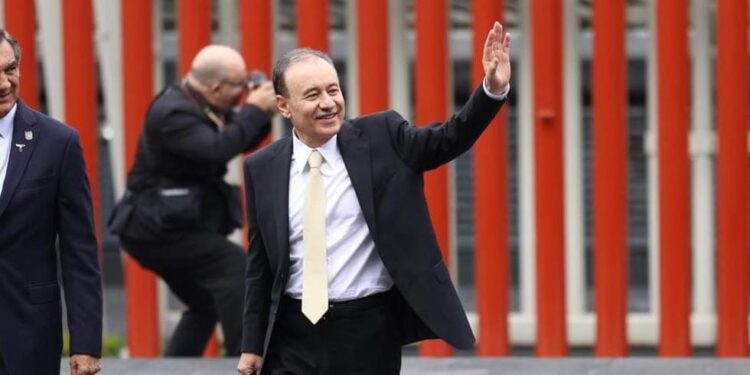 El  Gobernador Alfonso Durazo llega a San Lázaro para la toma de Protesta de la Dra. Claudia Sheinbaum