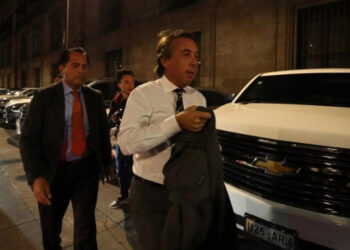 Investigado por EU, Azcárraga deja el mando de Televisa