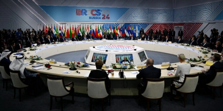 Proponen BRICS+ aumentar transacciones en moneda propia