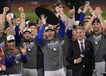 Dodgers conquistan su 8va la Serie Mundial en 5 juegos tras capitalizar errores de Yankees