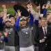 Dodgers conquistan su 8va la Serie Mundial en 5 juegos tras capitalizar errores de Yankees