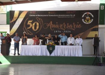 Reconoce ayuntamiento al centro de bachillerato TECNOLÓGICO Y AGROPECUARIO #38 por su 50 aniversario