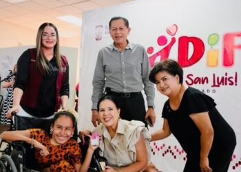 Entrega DIF apoyos a personas con discapacidad