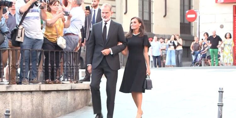 Felipe VI pide hablar “con franqueza de discrepancias desde el respeto”