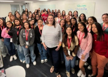 Apoyan formación de mujeres en ciencia, ingeniería y matemáticas: GES