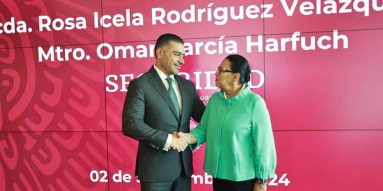 Rosa Icela Rodríguez y Omar García Harfuch toman cargo en ceremonia de entrega-recepción de Segob y SSPC