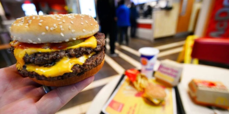 E. coli, bacteria detectada en hamburguesas de McDonald’s en Estados Unidos
