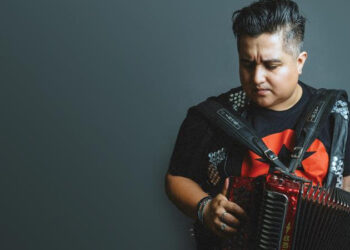 Jair Alcalá busca ir más allá del mainstream musical