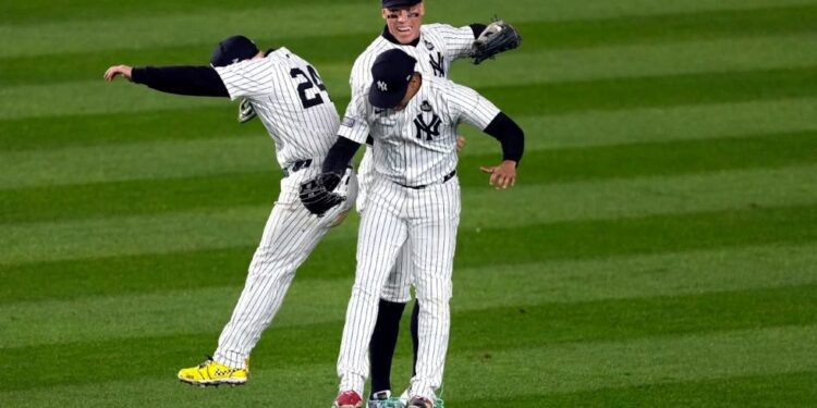 Yankees vencen a Dodgers y siguen vivos en la Serie Mundial