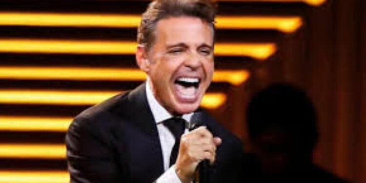 Luis Miguel suspende sus próximos conciertos por posible cuadro de neumonía