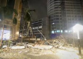 Huracán ‘Milton’ baja a categoría 2 tras llegar a Florida; causa inundaciones en Tampa