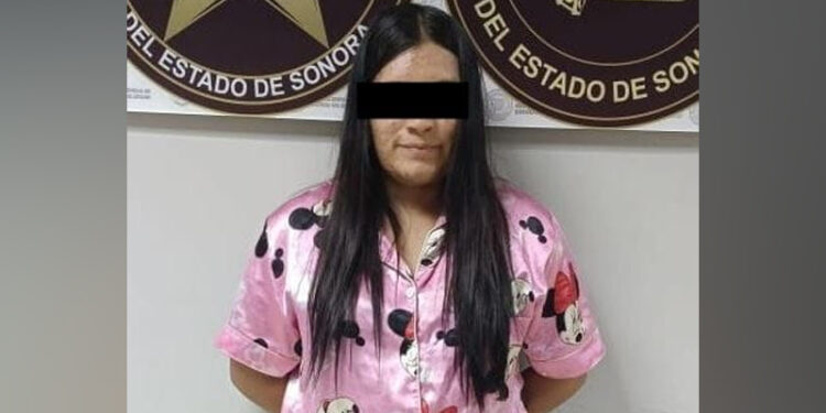 *Captura AMIC a mujer por presunto robo de vehículo en Nogales