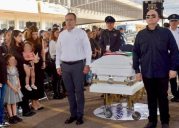 Participa Antonio Astiazarán en homenaje póstumo al agente Jesús Edgardo Valenzuela Soqui