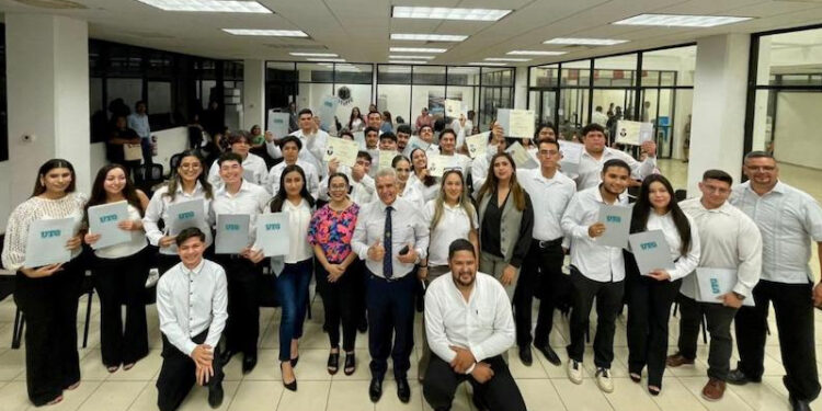 Fortalece UTGuaymas formación de profesionistas competitivos y bien preparados