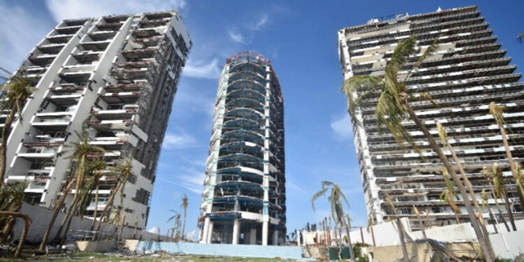 A un año de ‘Otis’, la reconstrucción de Acapulco fue mermada por ‘John’