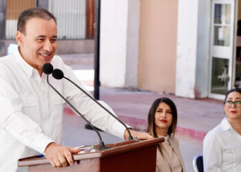 Cumple Gobernador Durazo con rehabilitación de calles del centro histórico y entrega de biblioteca del Colson