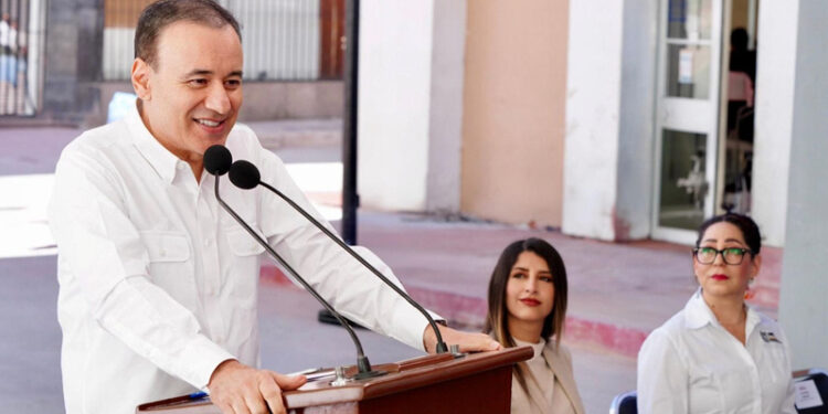 Cumple Gobernador Durazo con rehabilitación de calles del centro histórico y entrega de biblioteca del Colson
