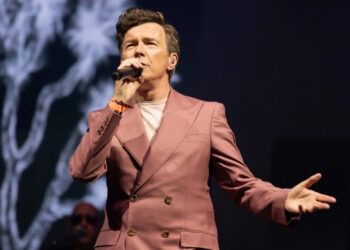 «El artista debería recibir ayuda sicológica tras la firma de un contrato discográfico»