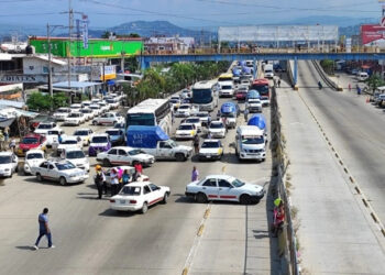 Taxistas de Acapulco protestan contra la inseguridad; bloquearon vialidades