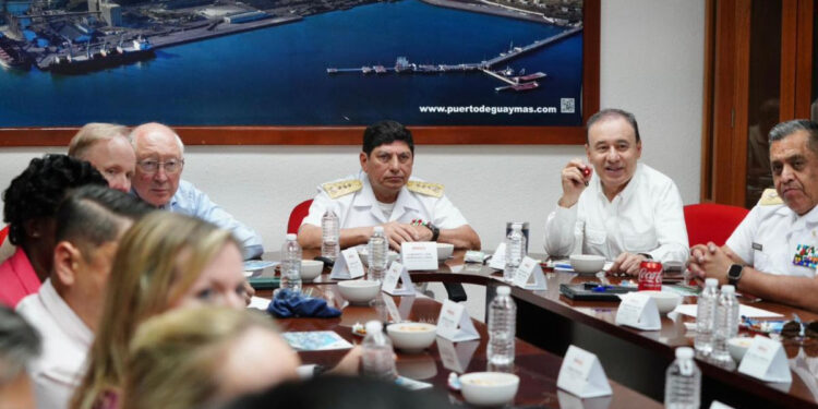 Con modernización del Puerto de Guaymas Gobernador Durazo afianza relación comercial Sonora-Estados Unidos