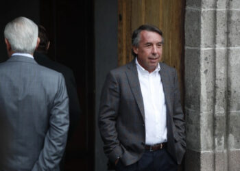 Autogol de Azcárraga: cae Televisa en la Bolsa