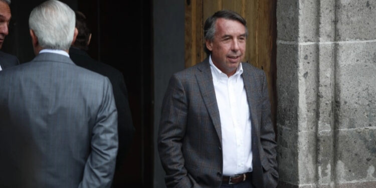 Autogol de Azcárraga: cae Televisa en la Bolsa