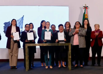 Presenta Sheinbaum iniciativa de reformas en apoyo y protección a mujeres