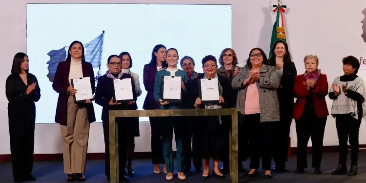 Presenta Sheinbaum iniciativa de reformas en apoyo y protección a mujeres