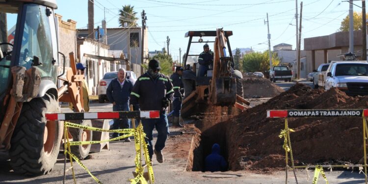 OOMAPAS realiza trabajos en calle 7 ave 7 y 8