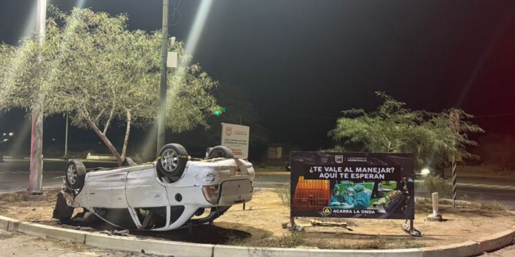Difunden mensajes de prevención de campaña «AgarraLaOnda» en cruceros de Hermosillo