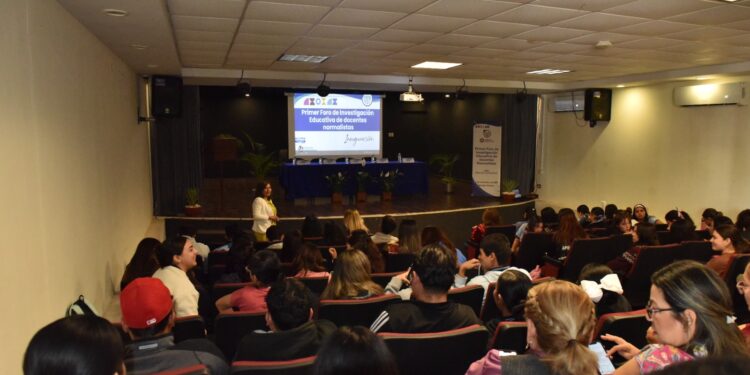 Organiza Creson Primer Foro de Investigación Educativa para Normalistas