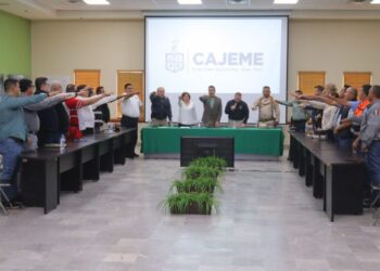 Javier Lamarque toma protesta a consejo municipal de protección civil 2024-2027 en Cajeme