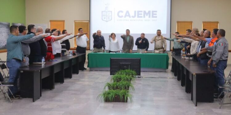 Javier Lamarque toma protesta a consejo municipal de protección civil 2024-2027 en Cajeme