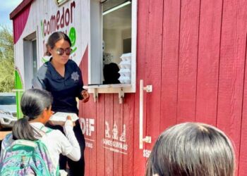 Continúa DIF Guaymas con entrega de alimentos en escuelas