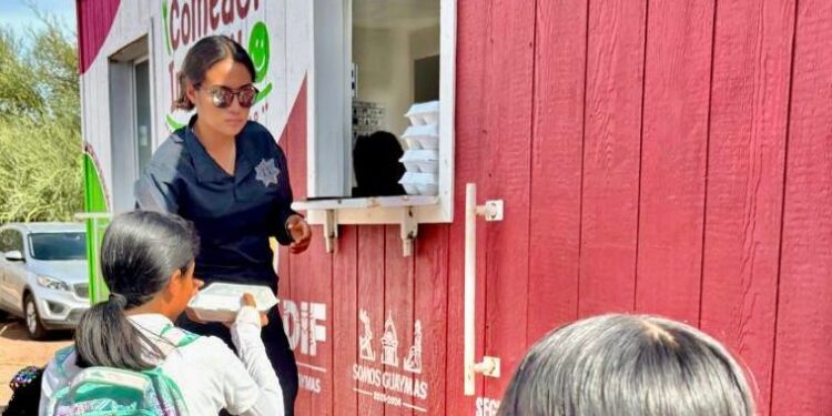 Continúa DIF Guaymas con entrega de alimentos en escuelas