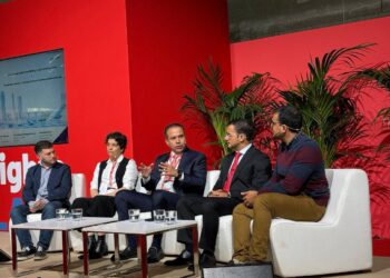 Expone Toño Astiazarán en España los avances en innovación y movilidad sostenible realizados en Hermosillo