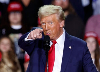 Amenaza Trump a México con aranceles si no frena migración