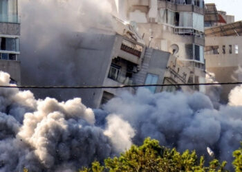 Ataque aéreo de Israel golpea barrio en el sur de Beirut