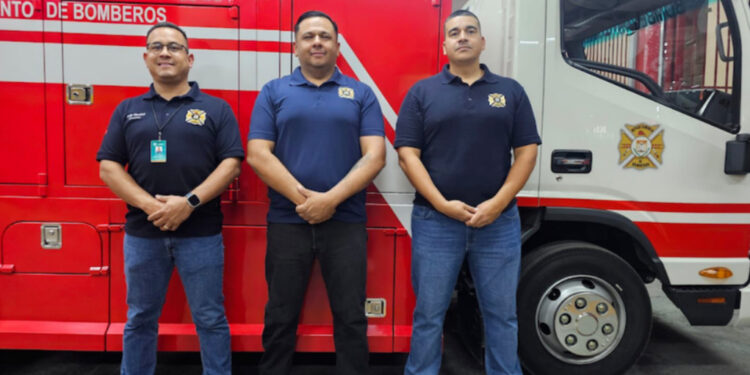 Reciben Bomberos de Hermosillo capacitación internacional sobre incendios en edificios altos