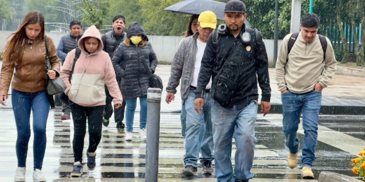 México, con fuertes políticas institucional y económica: FMI