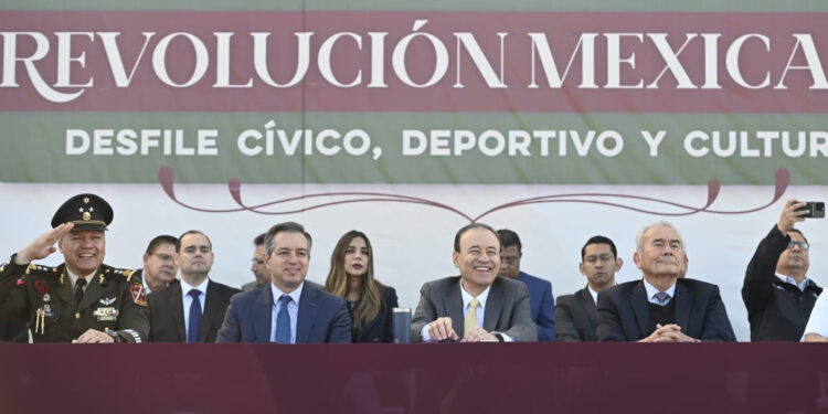 Gobernador Durazo acompaña a 5 mil jóvenes en el desfile por el 114 aniversario de la Revolución Mexicana