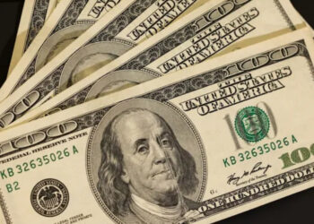Dólar se dispara a nivel global; el peso retrocede a 20.63 unidades