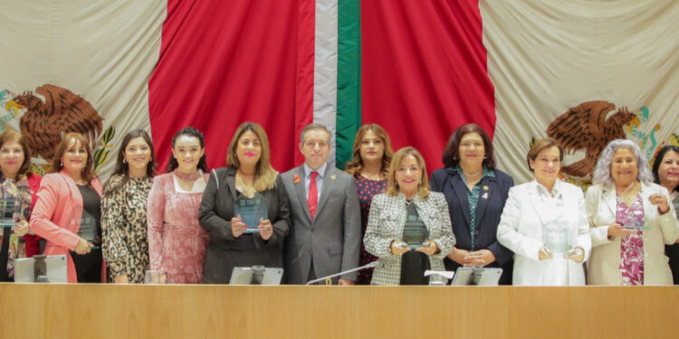 El Congreso de Sonora entrega la Presea del Poderío de las Mujeres 2024 a diez ciudadanas