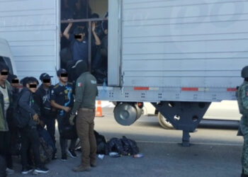 Elementos del Ejército aseguran a 14 extranjeros en Culiacán, Sinaloa